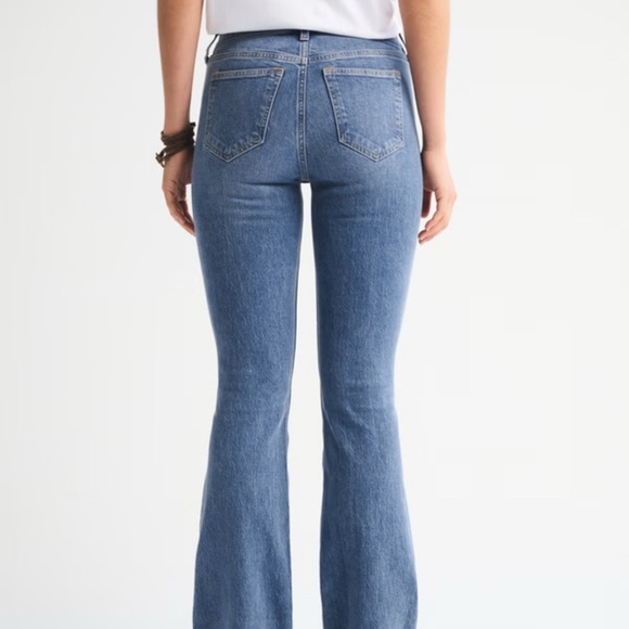 Abercrombie Mid Rise Bootcut Jean - Picture 9 of 10